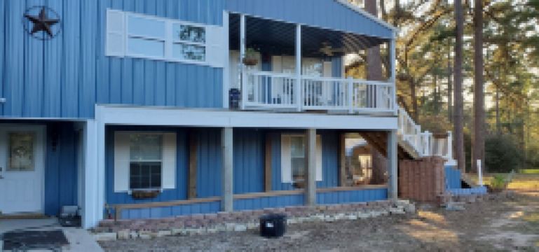 Stay 'n' PlayUpstairs 2 Bedroom Apartment 1/4 mile from Houston County Lake