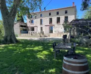 5 Bedroom Agritourism property in Entraigues-sur-la-Sorgue