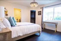 Luxury High Tech 4 BDR in Perfect Location! Hotel dekat Millennium Dance Complex