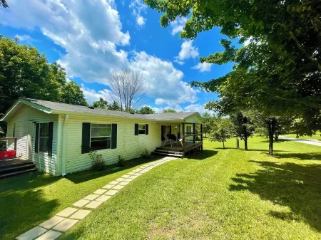 Welcome to Lake'n It Easy on Nolin! Close to Mammoth Cave, in Clarkson, KY.