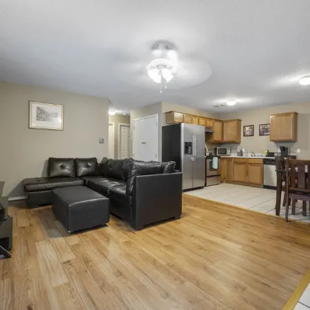 Cheerful 2 Bedrooms 2 Full Bathrooms Duplex