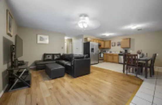 Cheerful 2 Bedrooms 2 Full Bathrooms Duplex