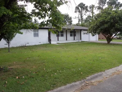 CLOSE TO FT JACKSON, WILLIAMS-BRICE STADIUM, VA HOSP, FAMILY FRIENDLY. SLEEPS 10 우드빈 타이니 팜 앤드 가든 주변 호텔