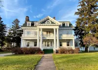 1909 Mansion in Reedsburg near Wisconsin Dells Hotels in der Nähe von Seats Inc
