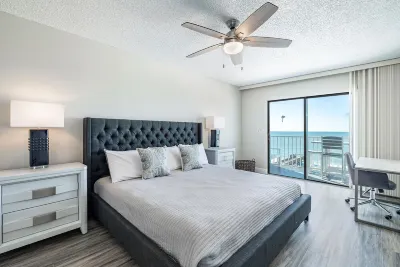 Indian Shores Beachfront 3/2 condo for up to 8 adults Hotels near Seaside Seabird Sanctuary
