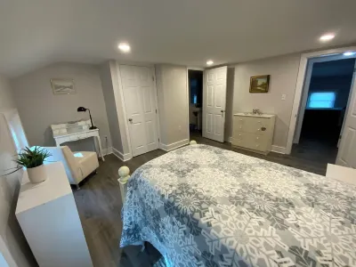 Spacious 4-bedroom house with AC and WiFi in charming Kennedyville Waterman’s Museum 주변 호텔