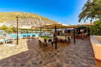 Cozy Studio with Large Patio in Castle Harbour, Los Cristianos