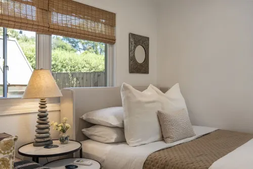 Downtown Sebastopol Studio Hotels in Sebastopol