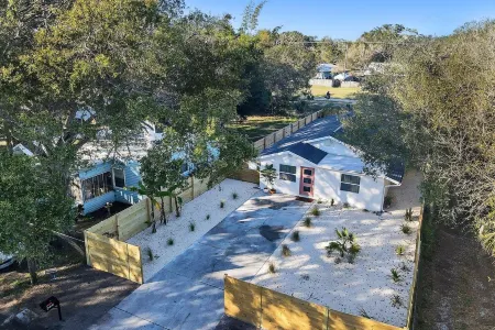 Modern Adobe Oasis~Heated Pool~Fresh Remodel