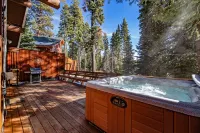 Timberlake Haven / Newly remodeled mountain retreat- 4 blocks from Lake Tahoe! Hoteles en Tahoe Vista
