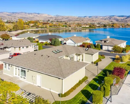 Wapato Point Home Single Level 4 Bed 3 Bath Sleeps 12, Close to Waterfront Park Hotels in Manson