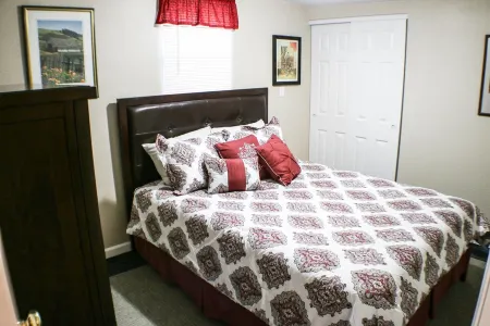 Comfy Lovelock Home Near Freeway Отели в г. Лавлок