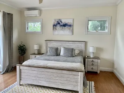 Stunning Keuka Lake House! Kayak, SUP, fish, swim, campfires