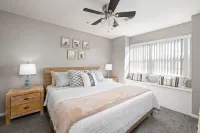 Pool ~ Golf ~ Great Location ~ Near the Landing ~ Cozy Stay ~ View