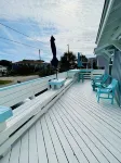 “Be As You Are Beach House” 1.5 min walk to the white sands of Mexico Beach!