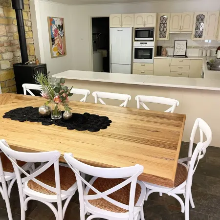 ‘Margaret Villa’ Circa 1890- gateway to the Southern Flinders Ranges! Отели в г. Уиррабара