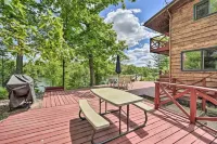 Waterfront Cabin on Long Lake w/ Dock & Kayaks!