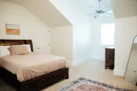 Sleeps 23, 8 bedrooms, 6 bath, near SLC & Provo