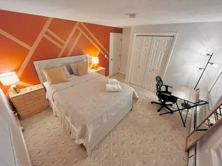 Tranquil Cape getaway 4BD 2BA with AC, Family and Pet Friendly!