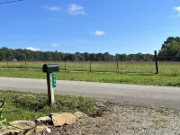 Cozy 2BR/1B cabin overlooking a beautiful creek with access to Catoosa WMA.