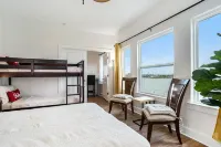 Amazing Waterfront Views of Kemah Boardwalk 3B3B Hotels in Seabrook