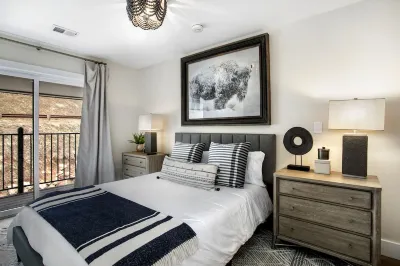 Newly remodeled Modern Mountain Retreat! 4Bedroom/4bath