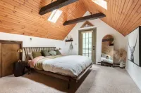 Entire Cabin - Modern A-Frame w/Hot Tub