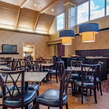 Hampton Inn & Suites Williamsburg-Richmond Road