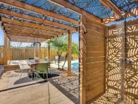 Casa De Amigos | Private Pool | Outdoor Oasis Hotels in Oakland Park