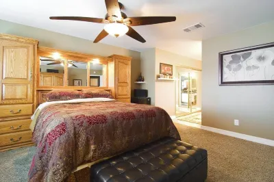 Tropical Hawaiian theme Family paradise! 🌴⛳️🐾🐾🏊‍♀️🎱 🎯 🔥🤗 Hotels near Castle Park