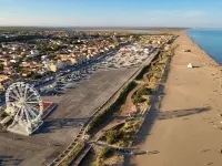 Pavillon T 72m2 Terrace 180° Sea View, Wifi, Swimming Pool, Internet, Air Conditioning, Hotels in Fleury