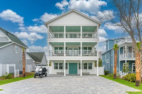 Iris! Sleeps 20 ! Pool ! Beach! - Private Pool