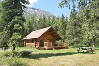 Upper Paradise Log Cabin - Nightly Rental in the Woods - WiFi