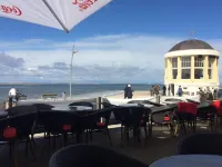 Comfortable holiday center house with its own garden directly at the nature reserve Hotels in Borkum