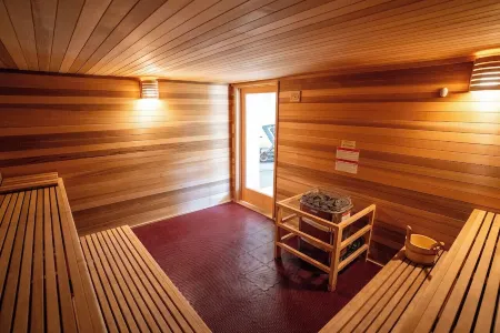 Newly Remodeled Ski-In, Ski-Out To Lift About 100 Yards From Unit.