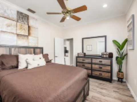 Shore Drive Sunshine Fully Furnished Home Pet Friendly Hotels in Oldsmar