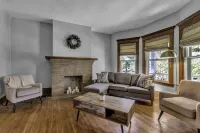 Beautifully Renovated 3 bedroom Elmwood Village Apt