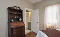 Southern Porch Charmer - Walk to Downtown Main Street and Waterfront!