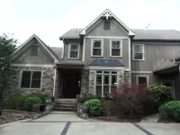 Large Lakefront Home with Spa, Outdoor Fireplace on Main Lake, House generator