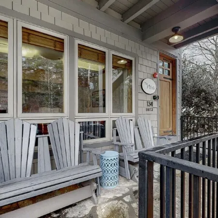Stunning Luxury Rental steps from Main Street in Highlands NC