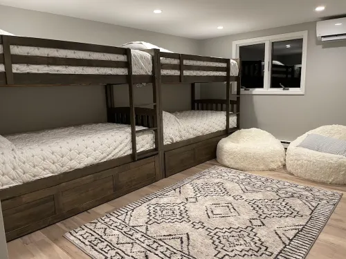 True Ski-on/ Ski-Off Townhome w/ Pool, Jacuzzi & Courts