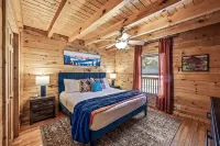 Close to PF Attractions! Pool, Hot Tub, Foosball, Arcade, Gas Grill, Wifi, Music