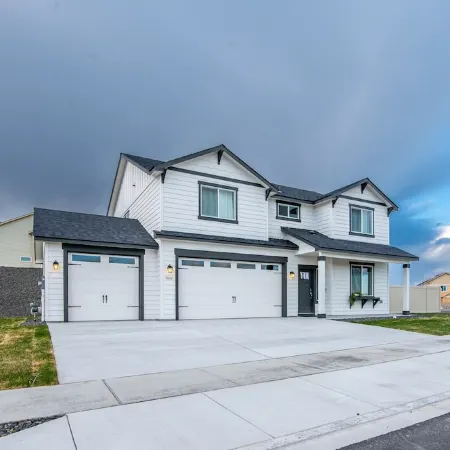 Gorgeous modern farmhouse in Tri Cities, WA