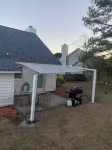 The Driftwood House is completely remodeled 3 bedroom 2 bath centrally located.