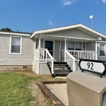 "Fall in Love" Retreat less than 10 minutes from Lake Texoma and Choctaw Casino