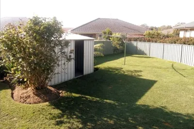 Residential House near local shops( 3mins walk)