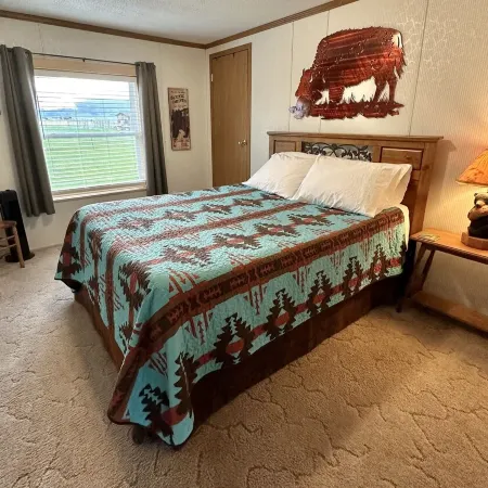 Summer & Winter Paradise, Stunning Mountain Views & Close To Yellowstone Park!