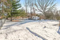 Cheerful Spacious Home near Lake Owasso