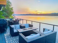 Homeport- Luxury Waterfront Home w/ Hot Tub and Game Room 벨페어 호텔