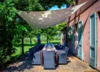 Large country house with private swimming pool and tennis court, 12 hectares Hotels in Fano